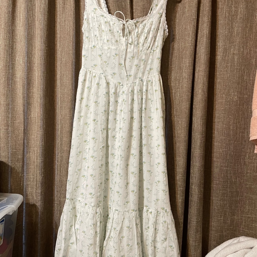 $55 NEW American Eagle Blue Floral White Dress Size M